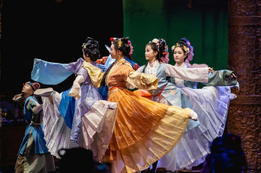 Beijing: Royal Cultural Dinner Show  YanWaiYan - Who Will Enjoy This Tour?