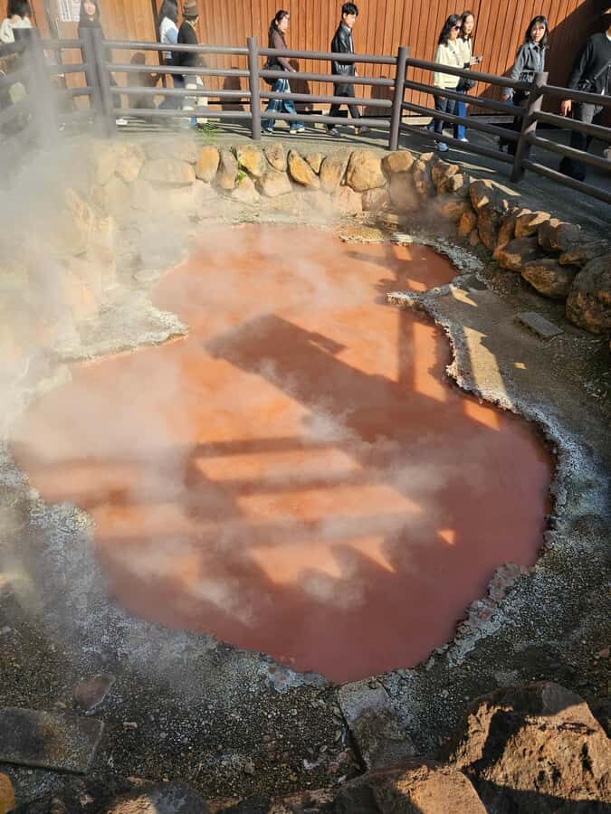 Beppu: Express Hells TourTop 3 Jigoku Highlights - Umi Jigoku: The Most Vivid of Beppu’s Hells