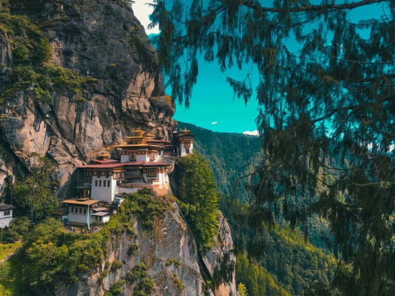 Bhutan: 7-Day Tour with Tigers Nest & Meals all inclusive - A Deep Dive into the 7-Day Bhutan Experience
