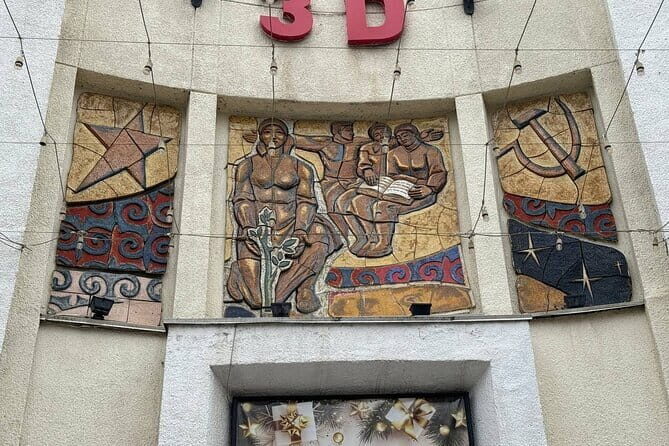 Bishkek : USSR History , Soviet Architects , Statues & Mosaics - Who Would Enjoy This Tour?
