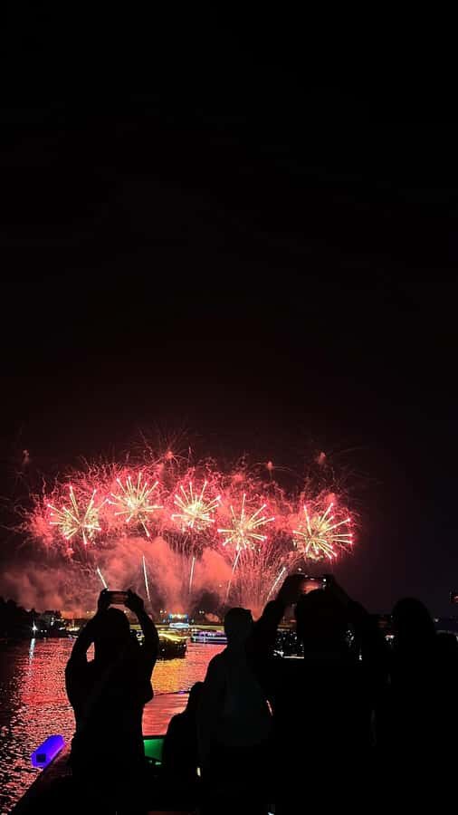 BKK:The Planet River Dinner Cruise &Upper desk Entertainment - Why This Cruise Is a Great Value