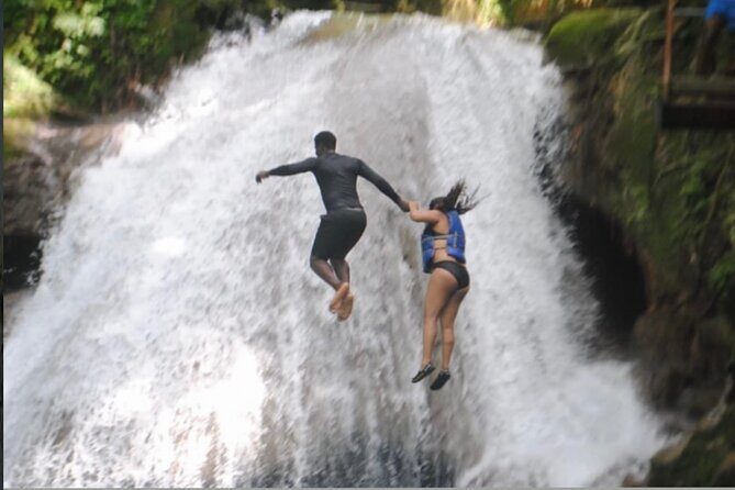 Blue Hole, Sightseeing and Shopping from Ocho Rios - Exploring the Blue Hole: Natural Wonder in Ocho Rios