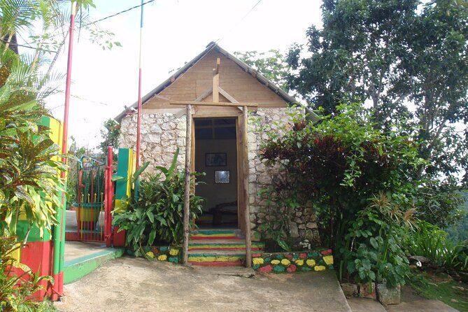 Bob Marley Nine Miles, sightseeing and local food and fruit stop - Visiting Bob Marleys Childhood Home and Memorabilia