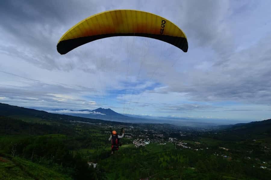 Bogor/West Java: Paragliding With Pilot - Additional Details and Insights