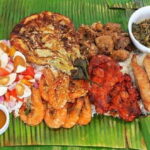 Boracay: Island Hopping Tour with Boodle Fight Lunch - Guides and Group Size