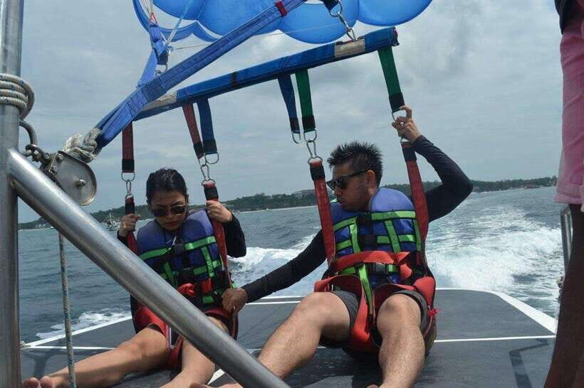 Boracay: Parasailing Experience - An Overview of the Boracay Parasailing Experience