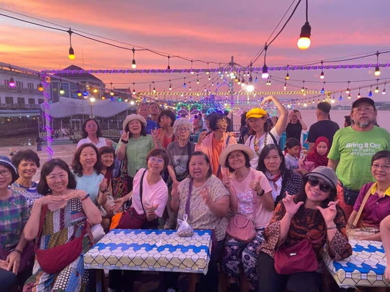 Borneo: 7-Day Sarawak and West Kalimantan Discovery Tour - Who Should Consider This Tour?