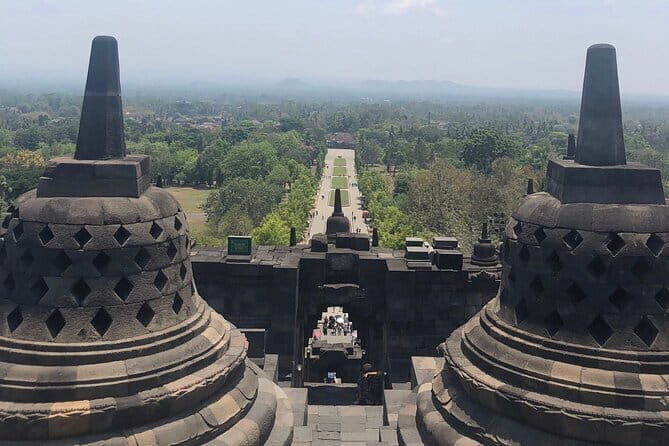 Borobudur and Prambanan private tour full day - The Transition: From Borobudur to Prambanan