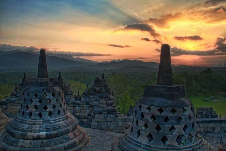 Borobudur & Prambanan Heritage Day Trip with Local Breakfast - Is It Worth the Price?