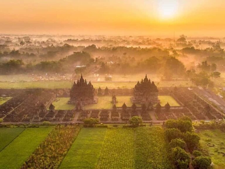 Borobudur, Prambanan Sunset & Ramayana Ballet a Day Tour - Prambanan: The Sunset Spectacle