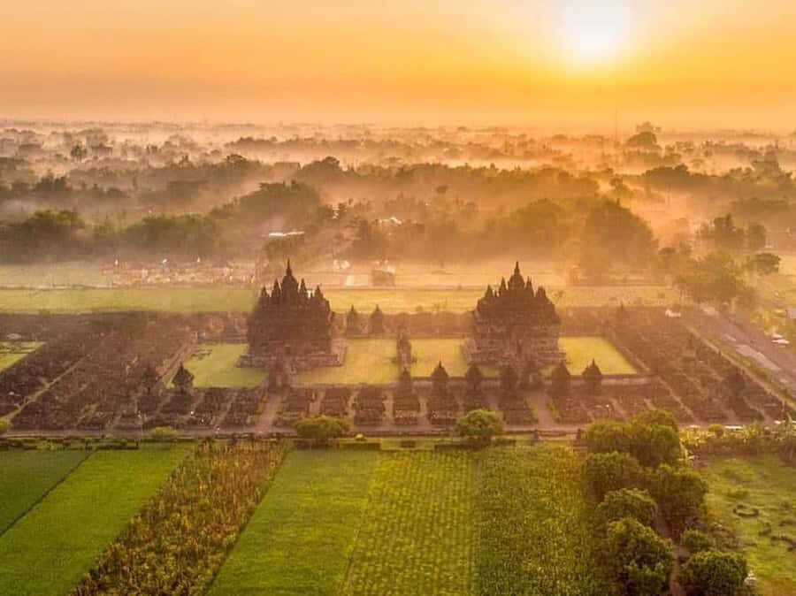 Borobudur, Prambanan Sunset & Ramayana Ballet a Day Tour - Prambanan: The Sunset Spectacle
