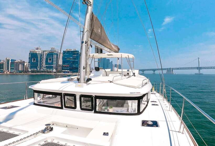 Busan's Best: Sea Temples, Yacht Tour & Sky Capsule Day Tour - Soaring Over Busan with the Sky Capsule