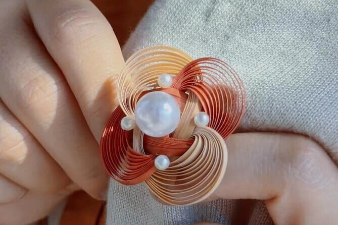 Camellia Jewelry: Bamboo Weaving for Brooch, Earring & Ring - The Location and Practical Details