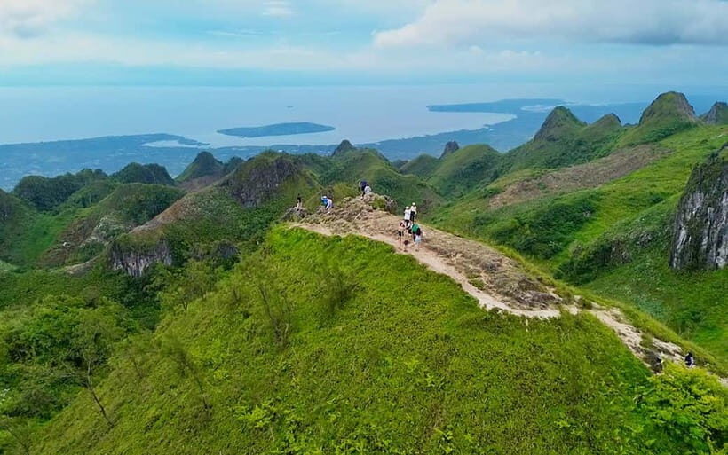 Cebu: Oslob Whale Shark, Tumalog Falls, and Osmeña Peak Tour - FAQs