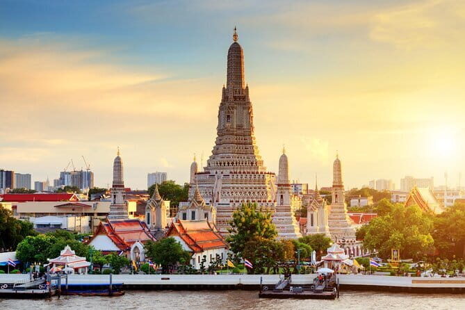 Central Thailand Walking Tour and visit Temple at Bangkok - Who Should Book This Tour?