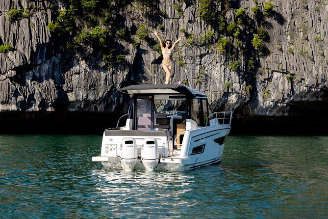 Charter Yacht 3-hour: Enjoy the Breathtaking Sunset on Halong Bay - Authentic Insights from Reviewers