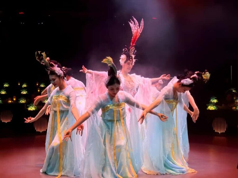 Chengdu Hongdingyan | Immersive Royal Banquet Show - A Closer Look at the Experience