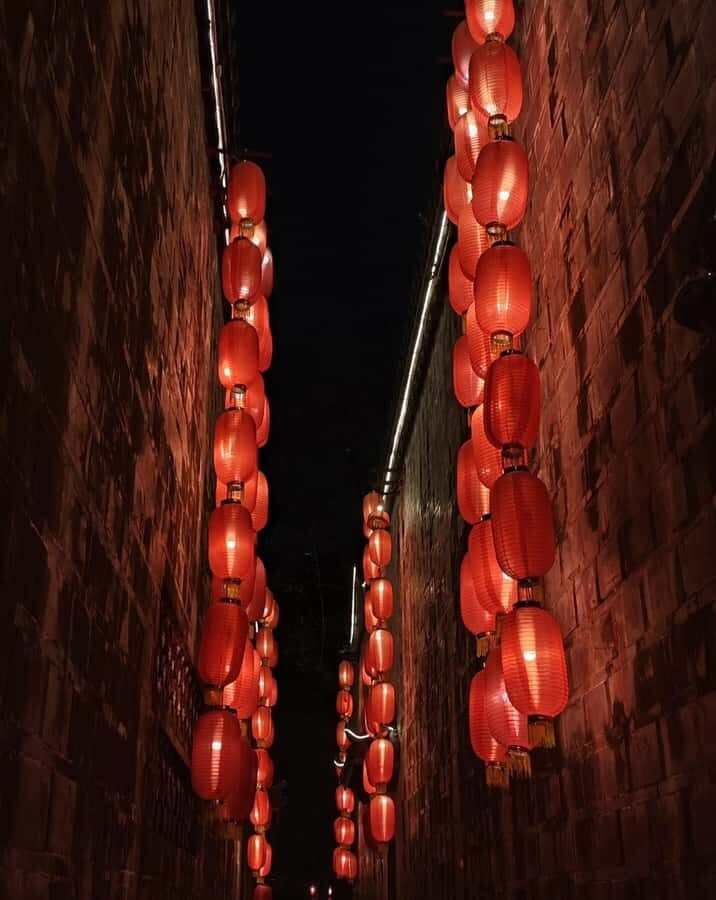 Chengdu: Jinli Street Night Tour & Sichuan Opera Show - Who Would Enjoy This Tour?