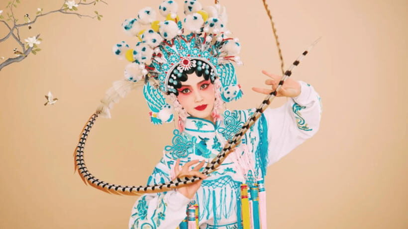 Chengdu: Liyuan Theater Sichuan Opera Face-Changing Show - Who Will Love This Tour?