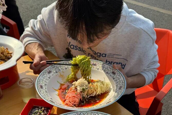 Chengdu Private Half-Day tour with City Highlights & Hidden Eats - Exploring Chengdu’s Highlights: A Deep Dive