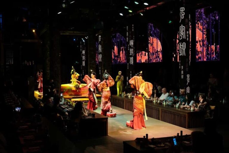 Chengdu: Royal Cultural Dinner Show SHUYANFU - The Itinerary Breakdown