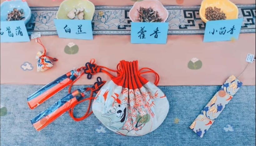 Chengdu: Traditional Handicrafts Workshop with Tea Break - A Relaxing Pause: Sichuan Tea and Snacks