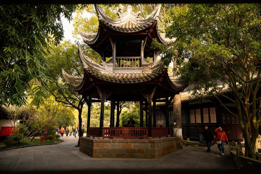Chengdu: Wuhou Shrine & Jinli Street Guided Tour - Who Is This Tour Best For?
