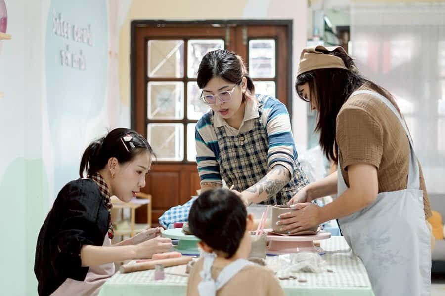 Chiang Mai: Ceramic Workshop with International Shipping - The Group Experience and Practical Details