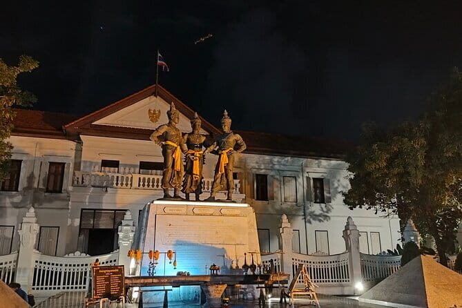 Chiang Mai Old City & Temples 3 hour Twilight Walking Tour - Practical Details and Expectations