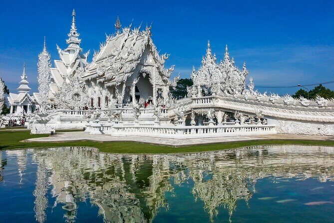 Chiang Mai to Chiang Rai Visit the White, Blue, and Red Temples - Transportation and Group Size
