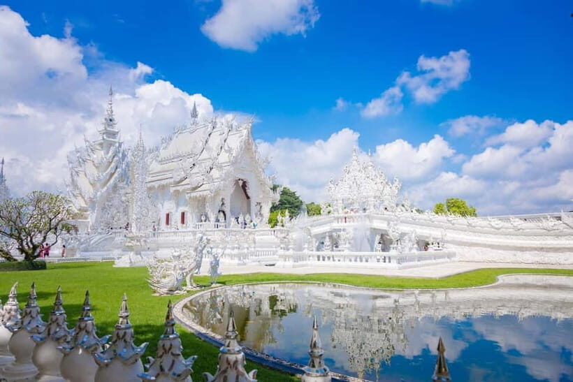 Chiang Mai: White, Black & Blue Temples Day Tour with Lunch - Transportation and Comfort