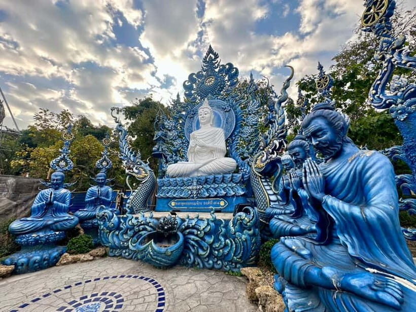 Chiangrai Full day: Popular 7 Locations with Thai buffet - Transport, Timing, and Group Experience