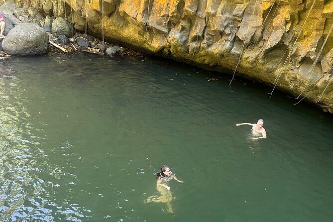 Chocolate, Waterfall, spices and Nature tours! - Transportation and Group Size