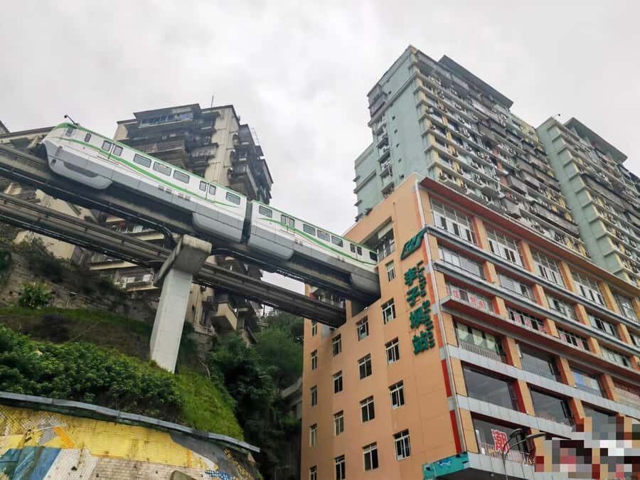 Chongqing: Night Tour of Two Rivers with guide-small group - Exploring Chongqing’s Night Scene: What to Expect  
