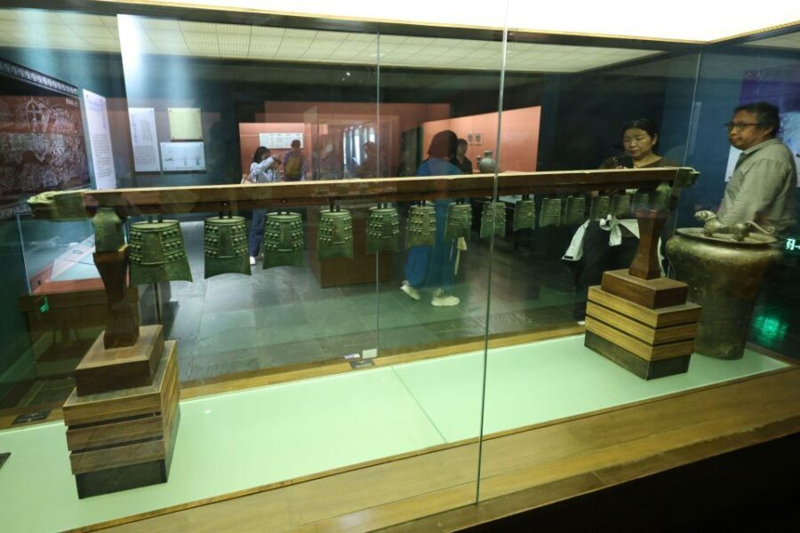 Chongqing: One-Day Extravaganza: Hit All the Must-See Spots! - Starting Point: Hotel Pickup and Comfort in Transit