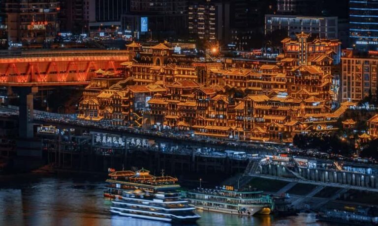 Chongqing Two Rivers Night Tour + Ciqikou Play Tour - Exploring the Two Rivers Night Cruise