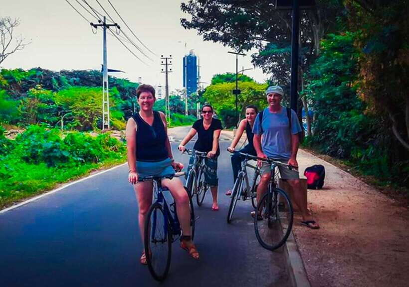 City & Fort Private Cycling Private tour in Galle - Cycling Through Local Markets and Streets