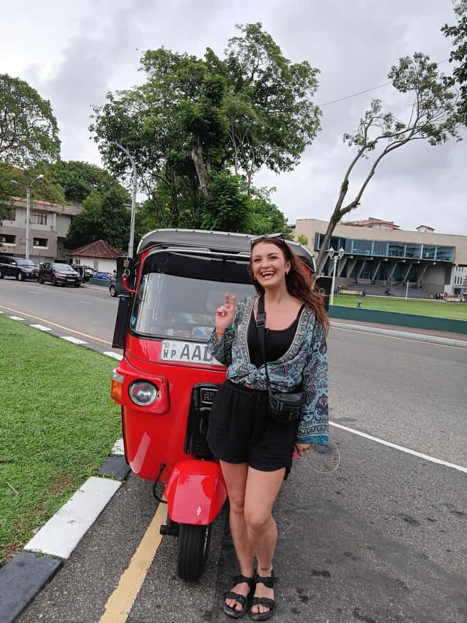 Colombo City guided Tour by Tuk Tuk with Entry Tickets - Detailed Breakdown of the Itinerary