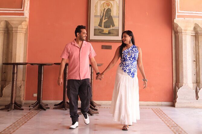 Couple Photoshoot in Jaipur Iconic Locations - Who Will Love This Tour?