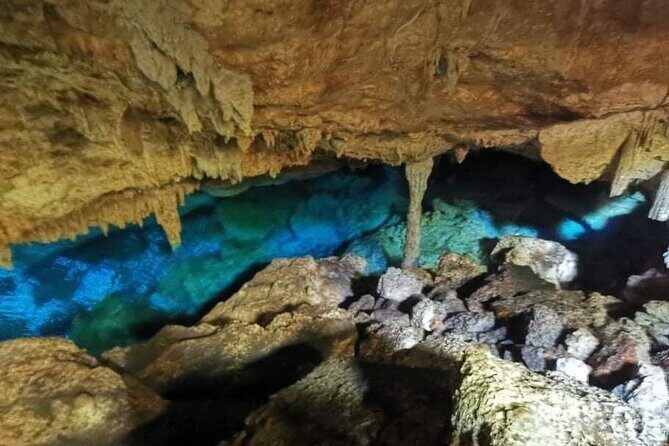 Crystal clear cave: An unforgettable snorkeling - Deep Dive into the Itinerary