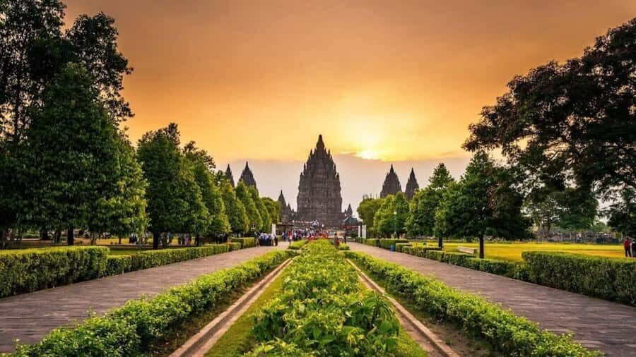 Cycling at Plaosan temple & Prambanan Temple with sunset - What Makes This Tour Stand Out