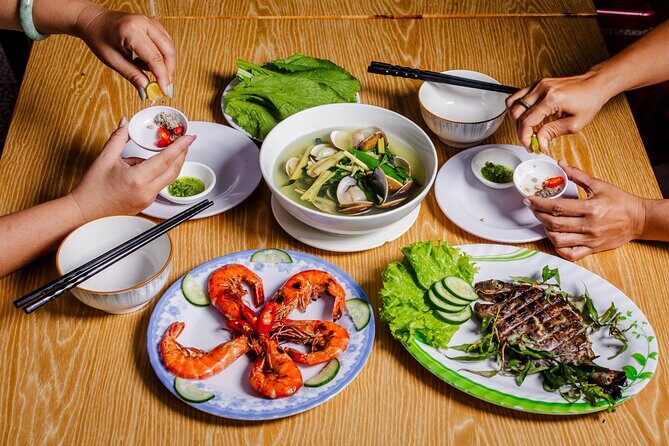 Da Nang Nights Food Tour with 15+ Tastings - Guides and Group Experience