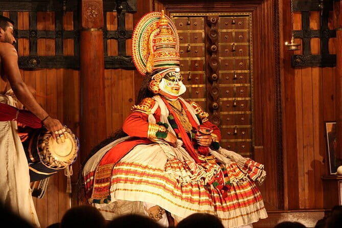 Day Tour in Alleppey and Cochin with Backwater Cruise and Beach - Relaxing at Marari Beach