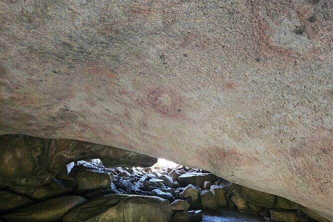 Day Tour in Wave Rock and Mulka's Cave - Mulka’s Cave: A Deep Dive into Aboriginal Heritage