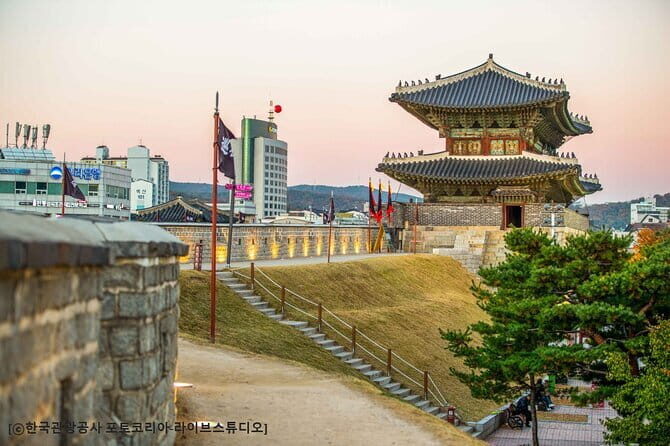 Day Tour of Suwon Hwaseong Fortress Starfield Waujeongsa Temple - Deep Dive into the Highlights