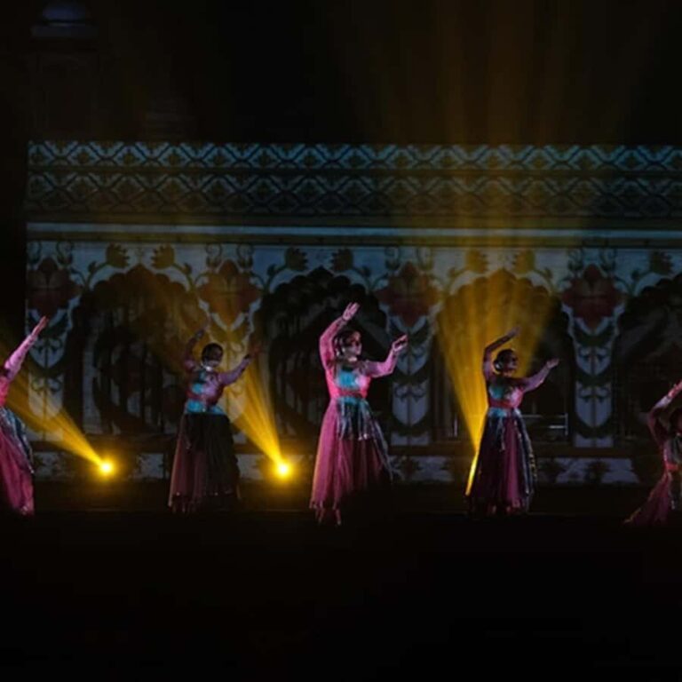 Delhi: 2-hour Red Fort Guided Evening Light & Sound Show - An Introduction to the Experience