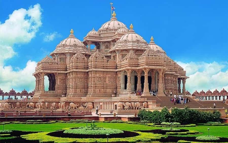 Delhi: 6 Hour Spiritual Temple Tour by Car With Female Guide - An In-Depth Look at the Tour Itinerary