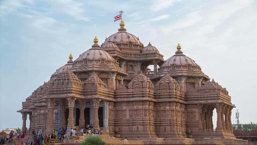 Delhi: Akshardham Temple Guided Tour w/ Water & Light Show - Authentic Experiences and Hidden Gems