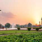 Delhi: India Gate, Humayun Tomb and Qutub Minar Guided Tour - India Gate: An Iconic War Memorial