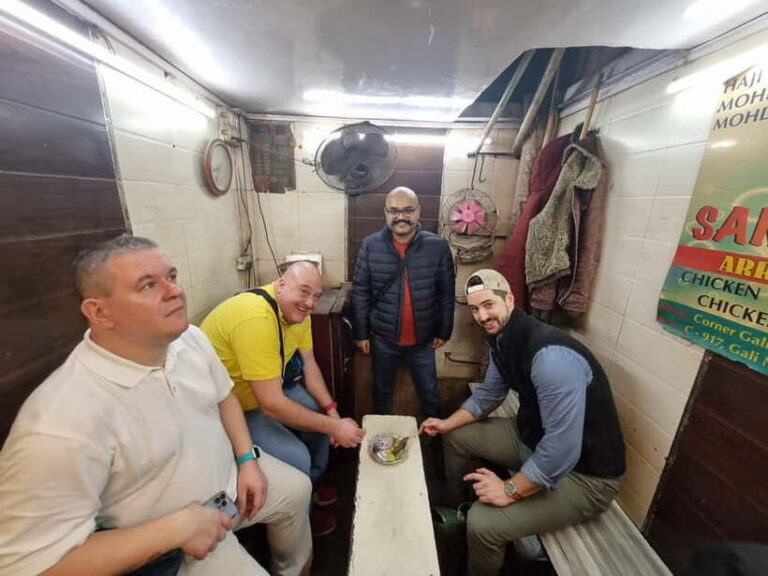 Delhi: No Delhi Belly Food Tour with Chai Tea - Who Would Love This Tour?